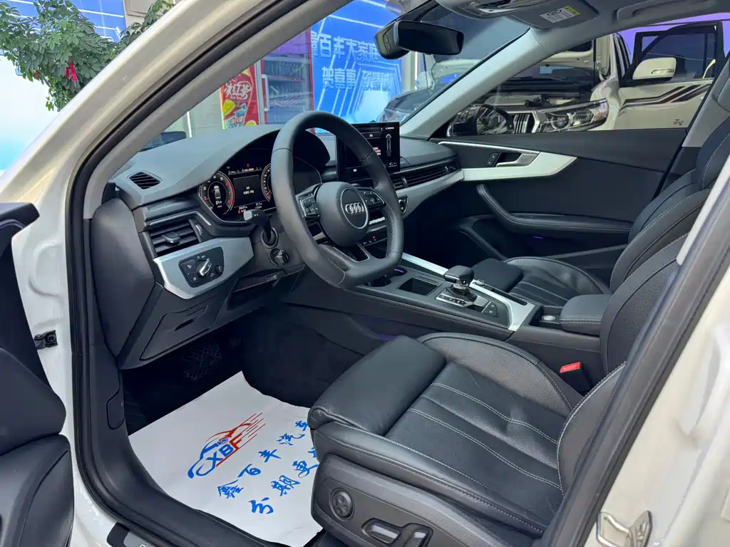 Audi A4L 2022 40 TFSI Luxury