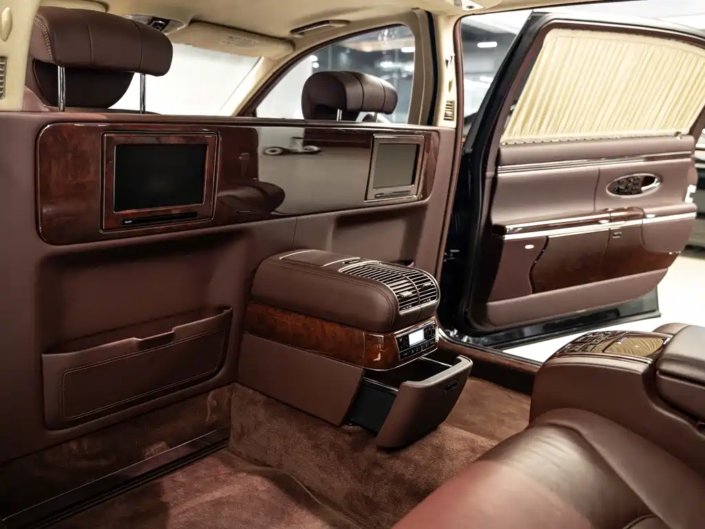 Mercedes-Benz Maybach 2011 6.0T 62 S