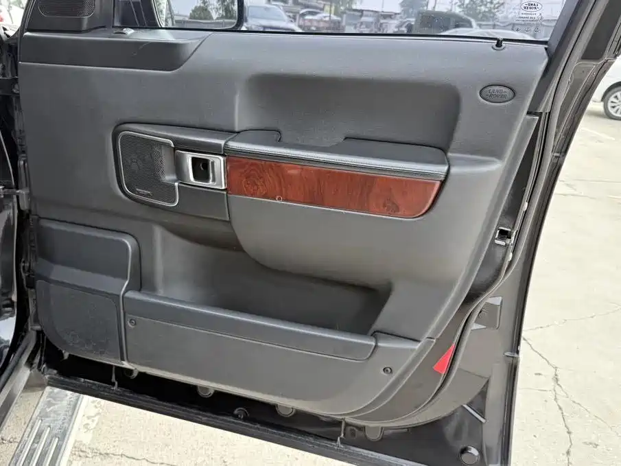 Land Rover Range Rover — миниатюра 15