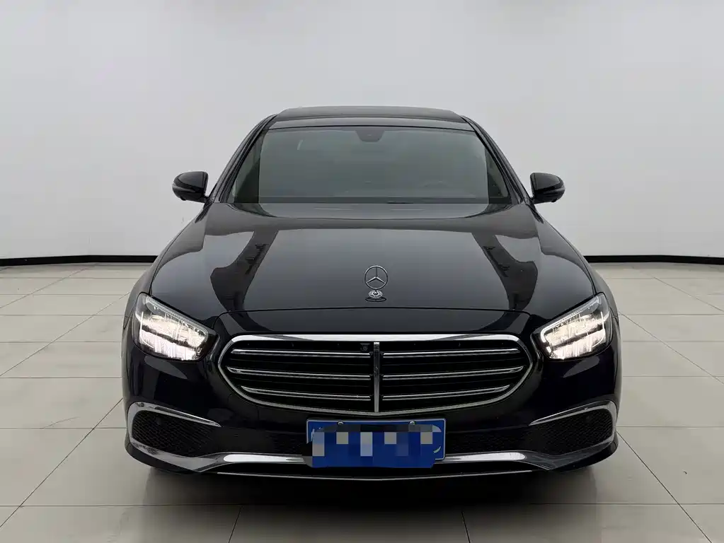 Mercedes-Benz E-Class — миниатюра 2