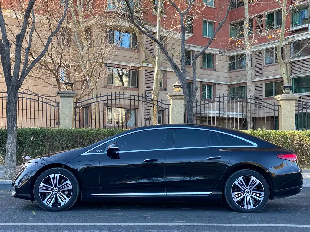 Mercedes-Benz EQS 2022 450+