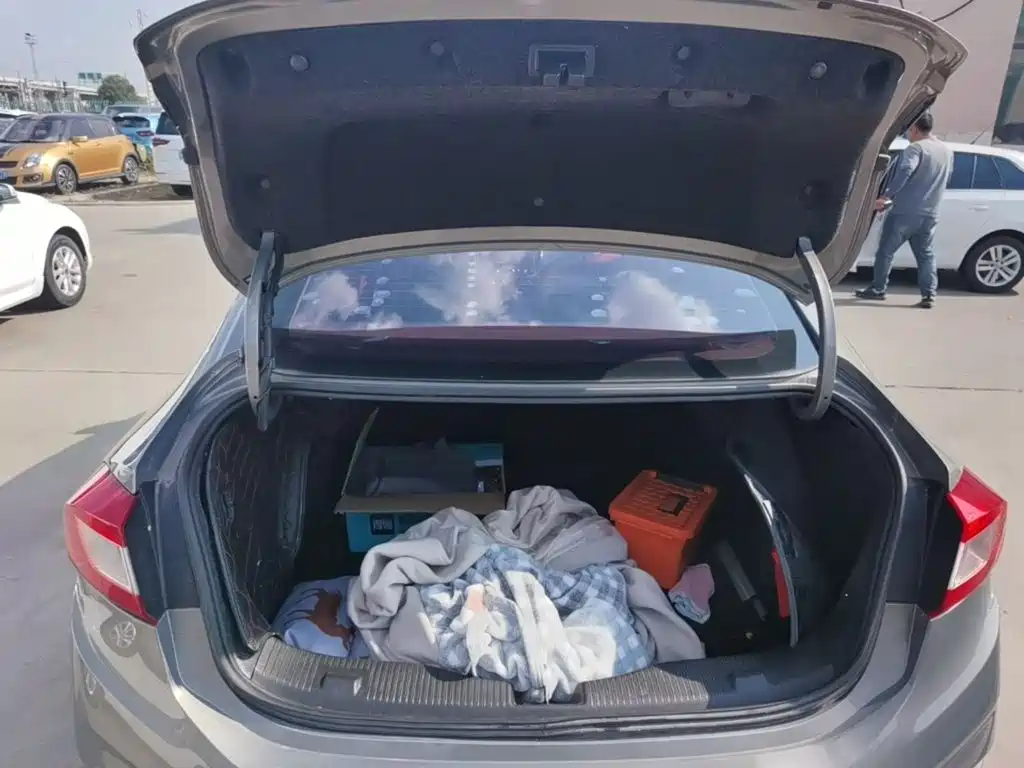 Chevrolet Cruze — миниатюра 15