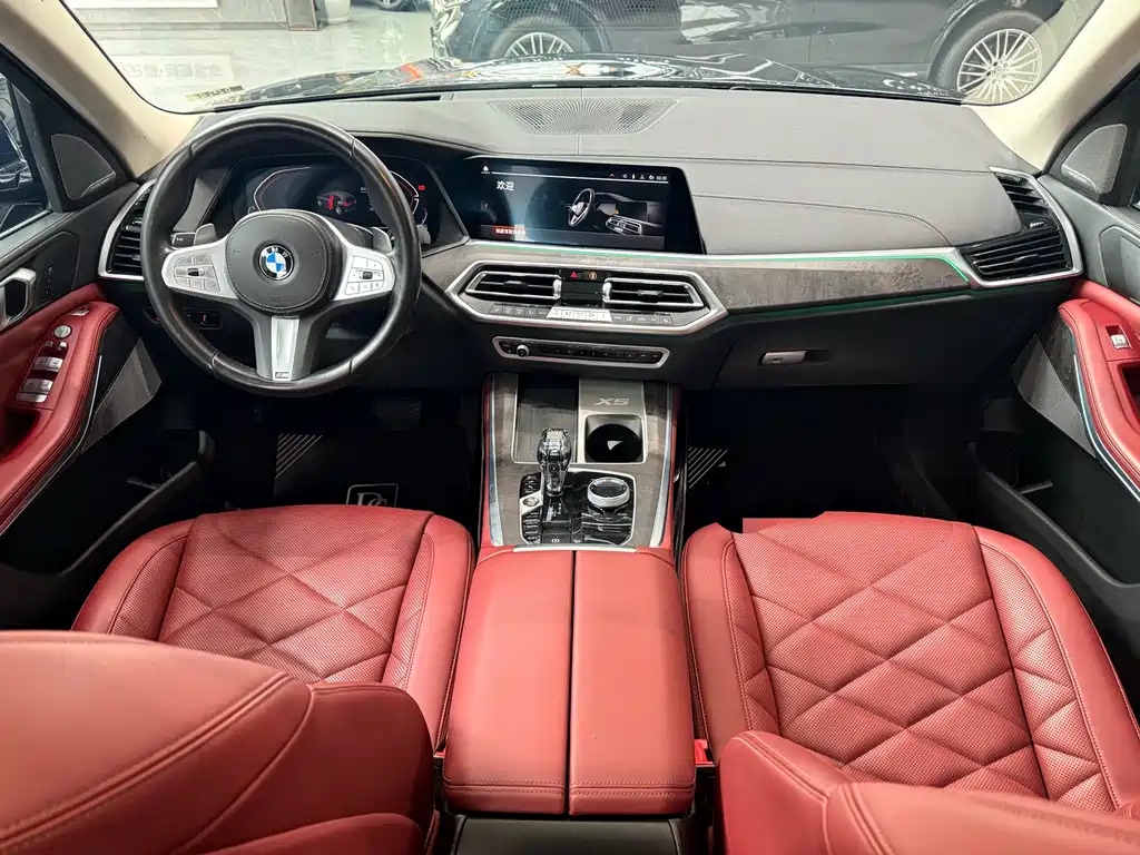 BMW X5 2022 xDrive 30Li Premium M Sport