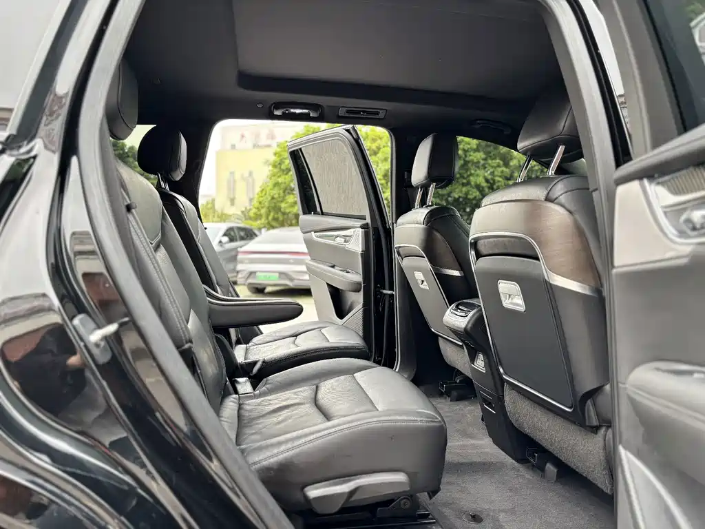 Cadillac XT6 — миниатюра 14