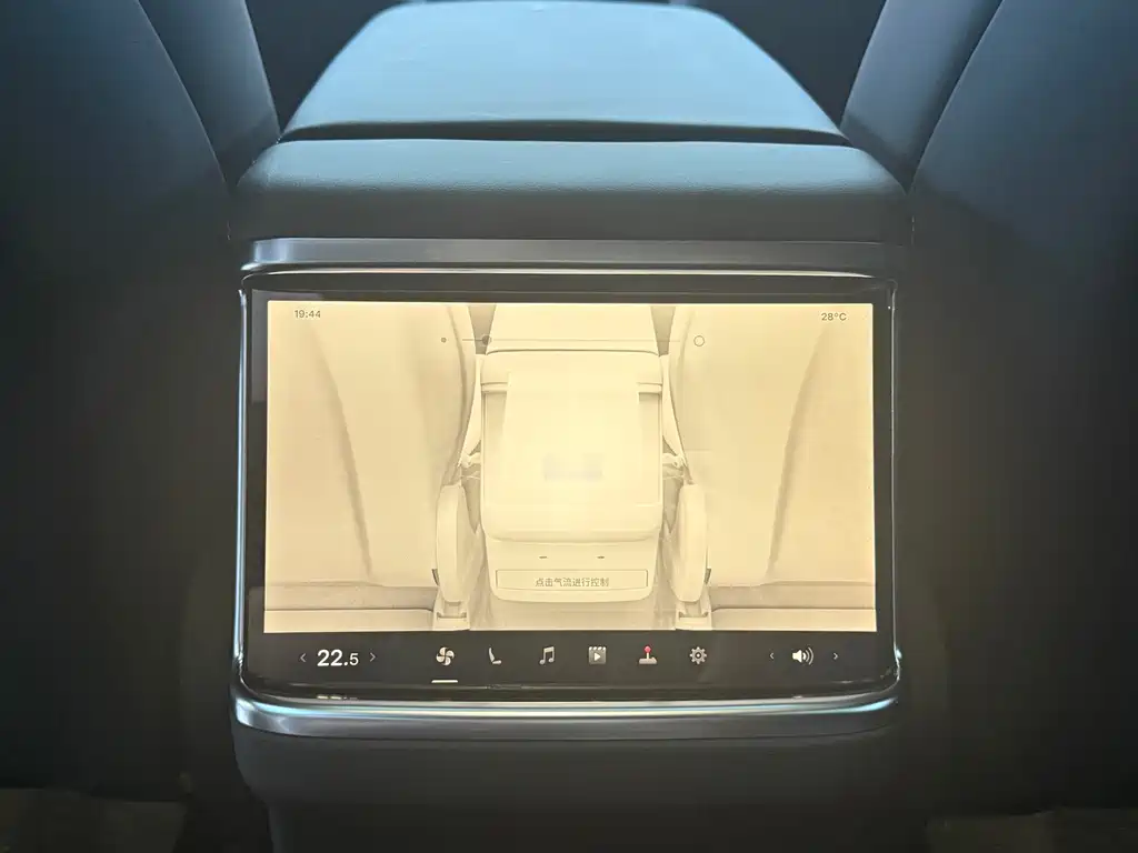 Tesla Model X — миниатюра 6