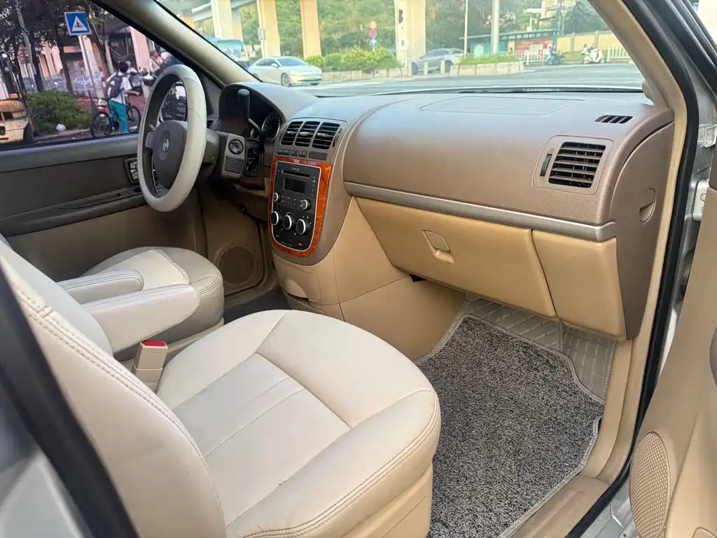 Buick GL8 2014 2.4L