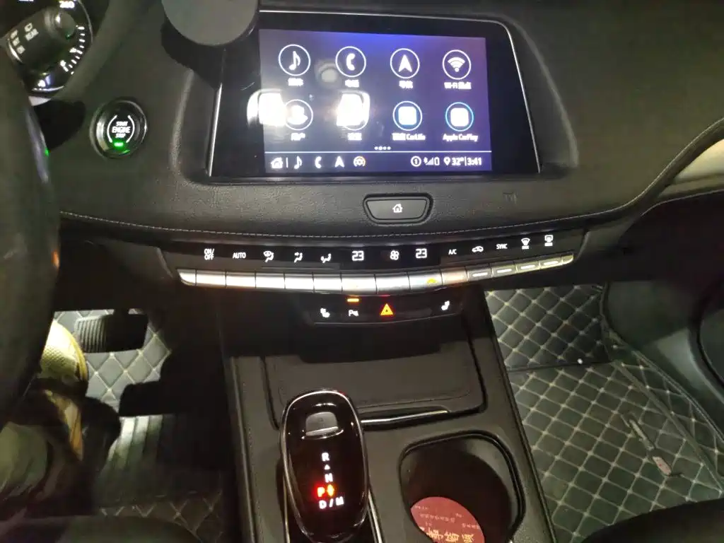 Cadillac XT4 — миниатюра 14