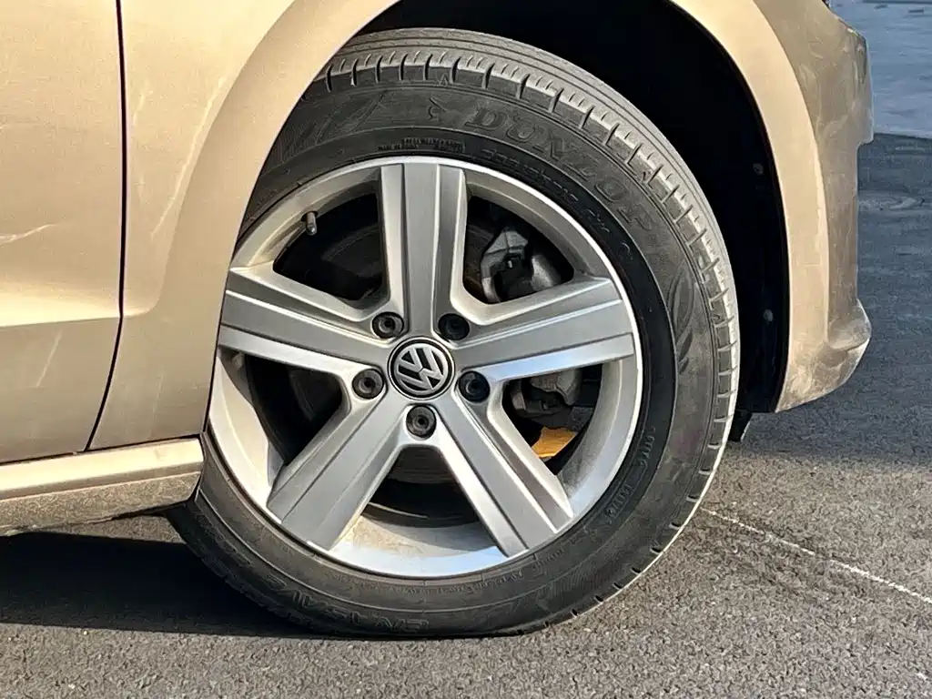 VOLKSWAGEN GOLF*JIAYU