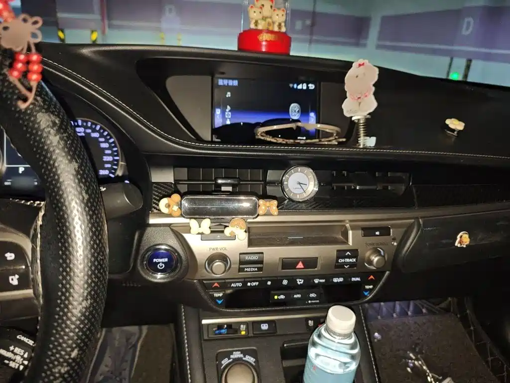 Lexus ES — миниатюра 6