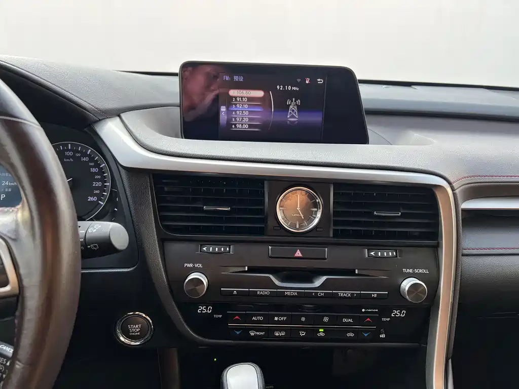 Lexus RX — миниатюра 13