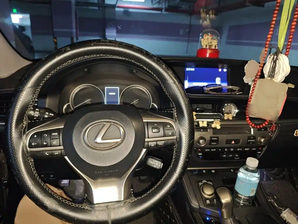 Lexus ES — миниатюра 13