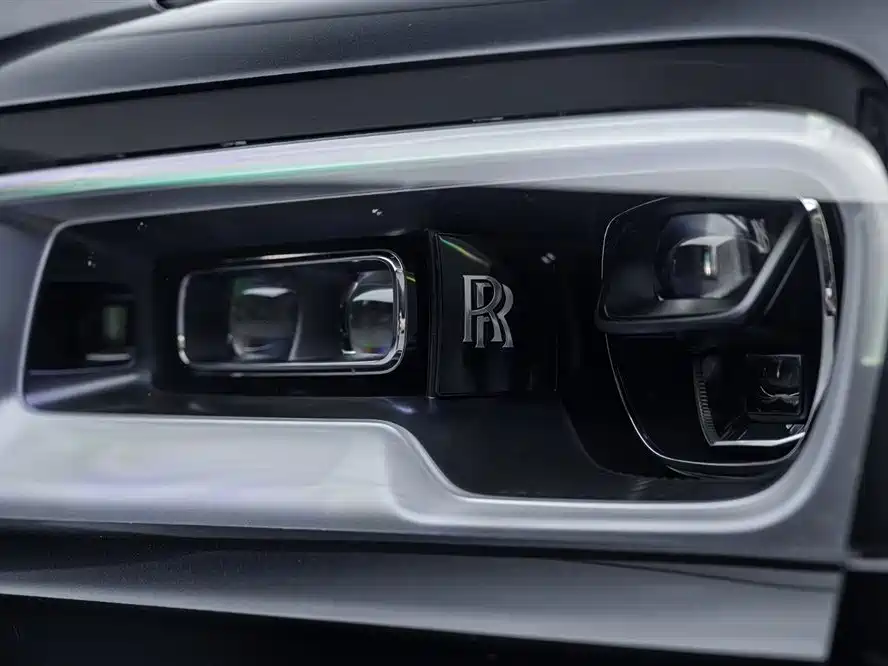 Rolls-Royce Cullinan 2018 мест