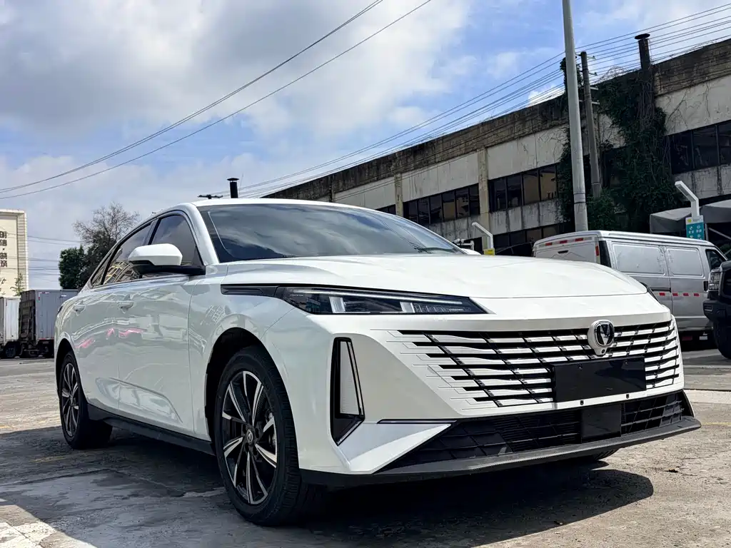 Changan Eado — миниатюра 3