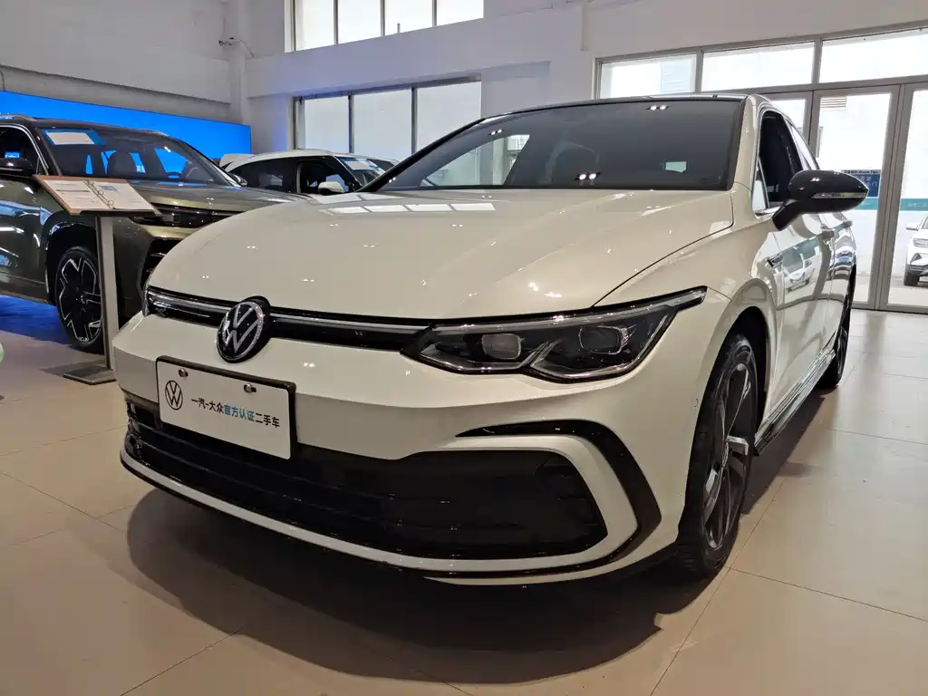 Volkswagen Golf 2024