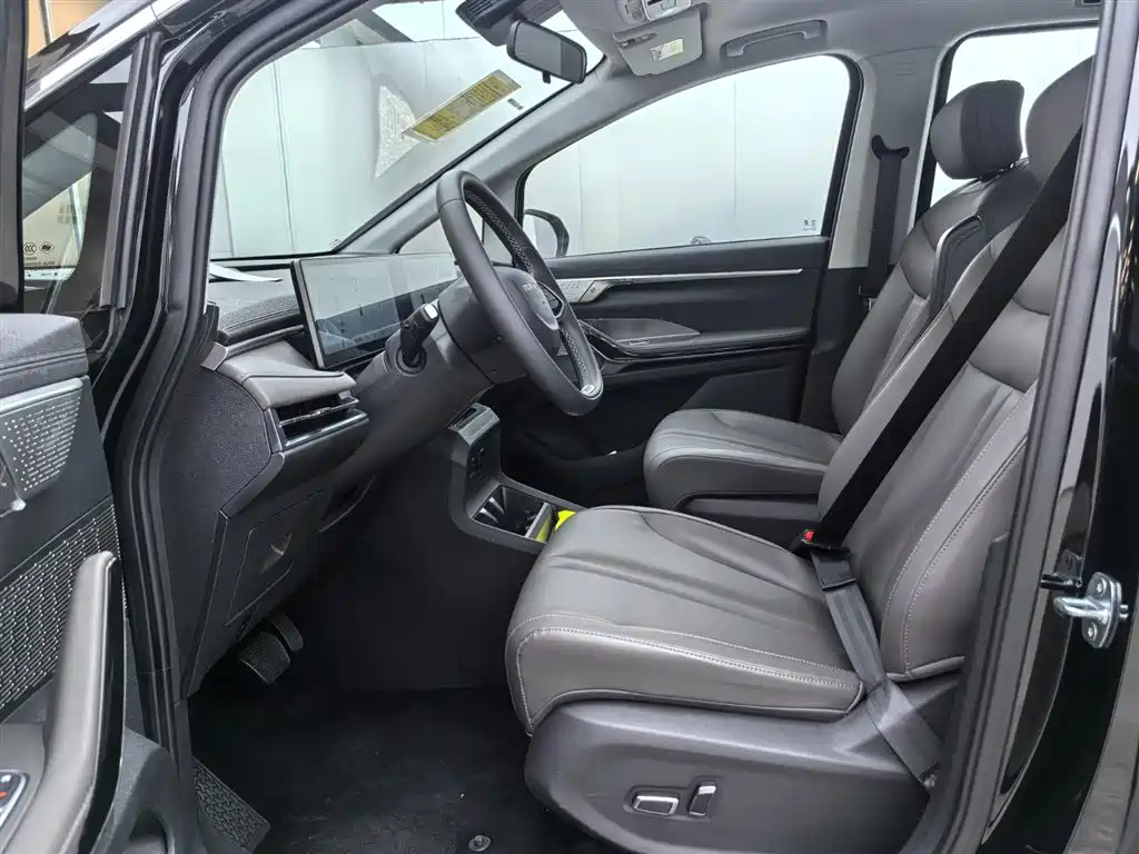 SAIC MAXUS EVERYONE 7