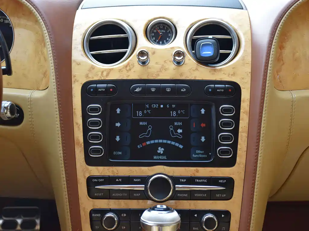 Bentley Flying Spur — миниатюра 15