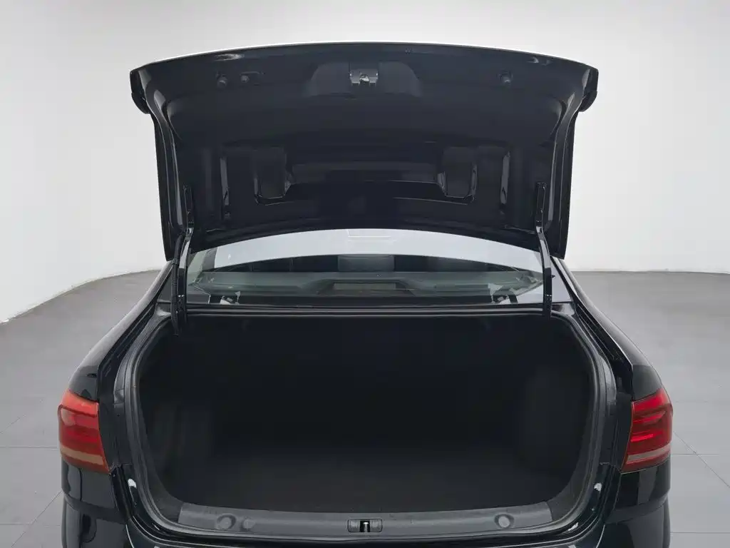 Volkswagen Lavida — миниатюра 16