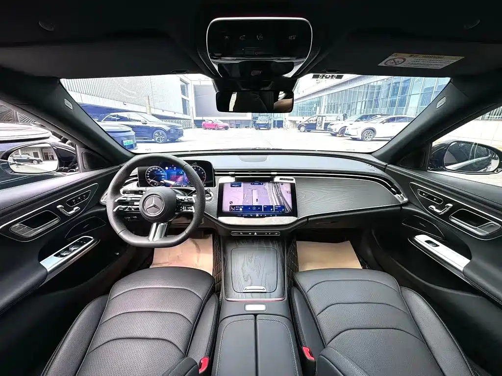 Mercedes-Benz E-Class — миниатюра 5