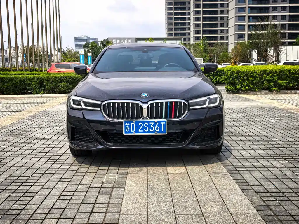 BMW 5 Series — миниатюра 2