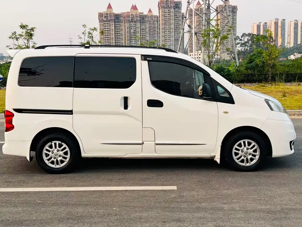 Nissan NV200 — миниатюра 4
