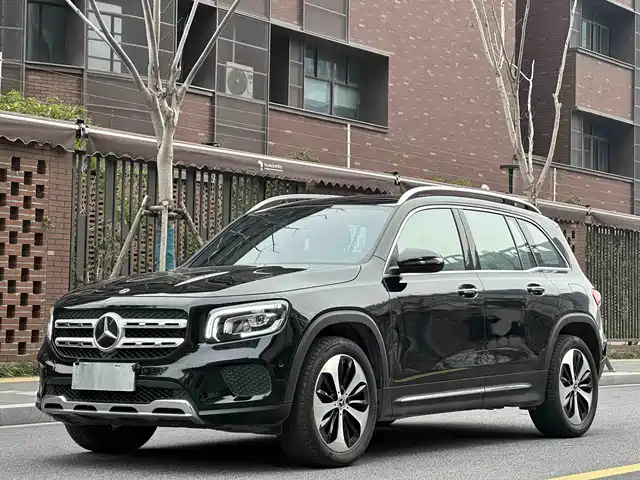 MERCEDES-BENZ GLB