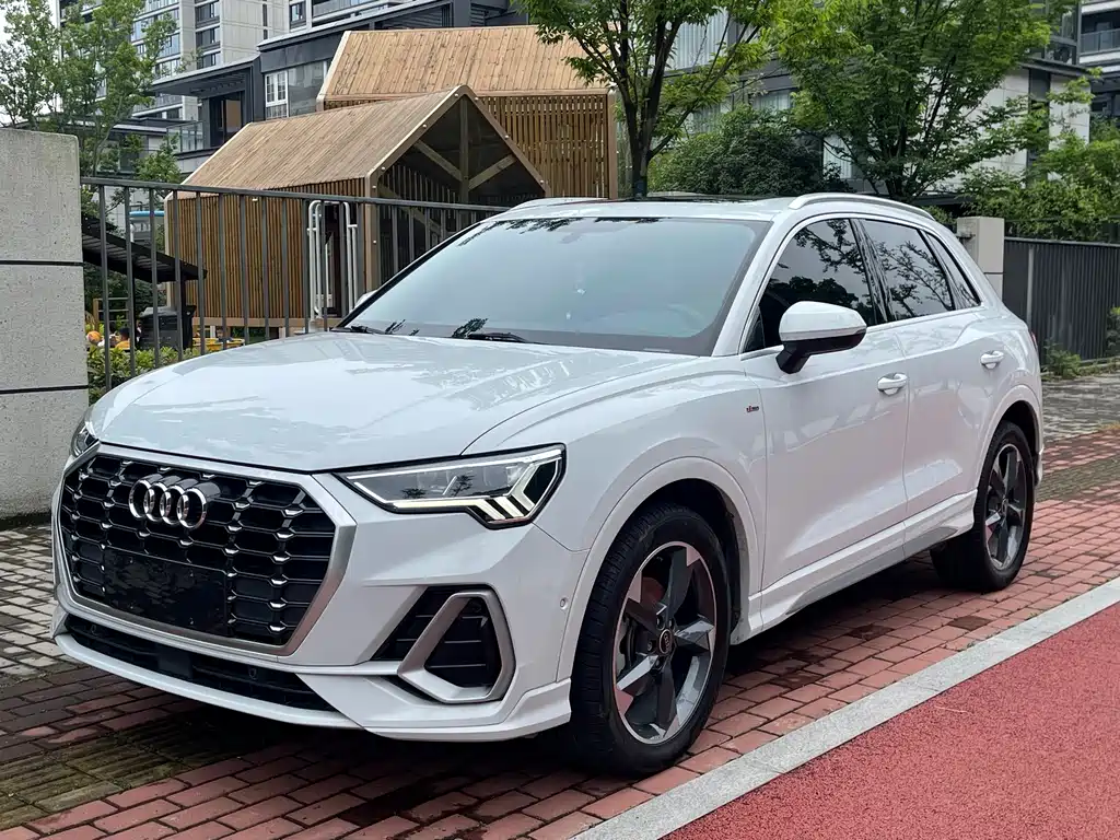 Audi Q3 2021