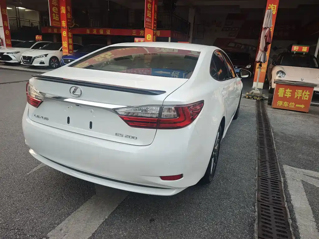 Lexus ES — миниатюра 6