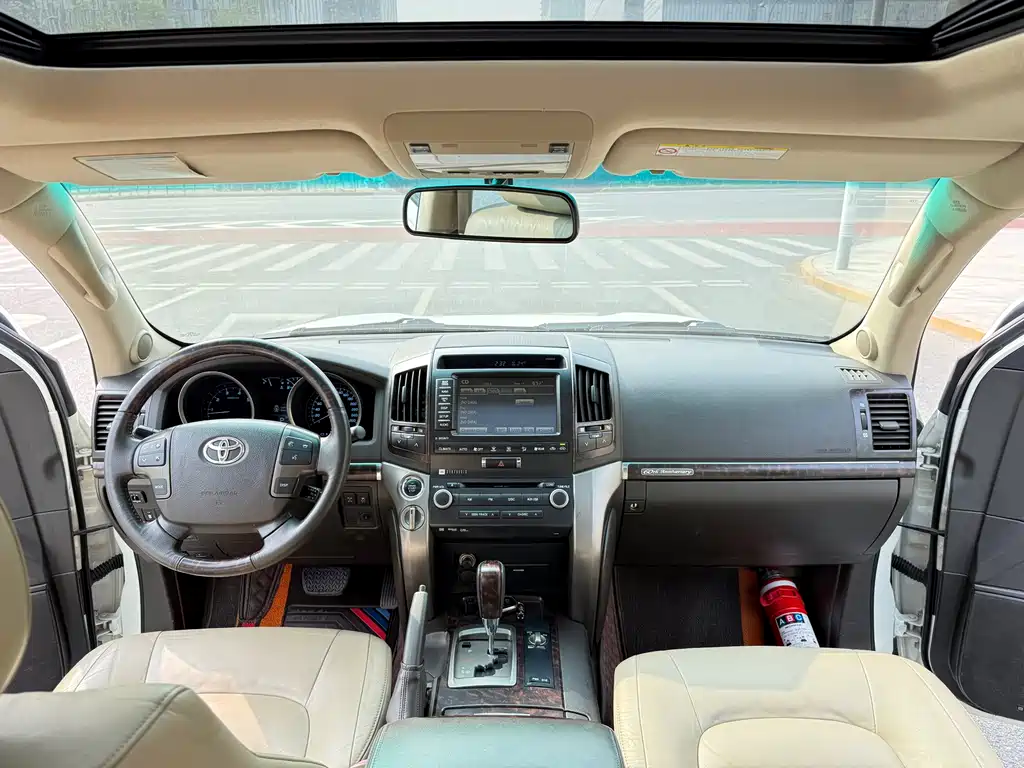 Toyota Land Cruiser 2011 5.7L