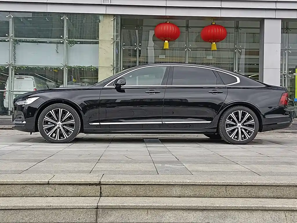 Volvo S90 2024 B5 Luxury