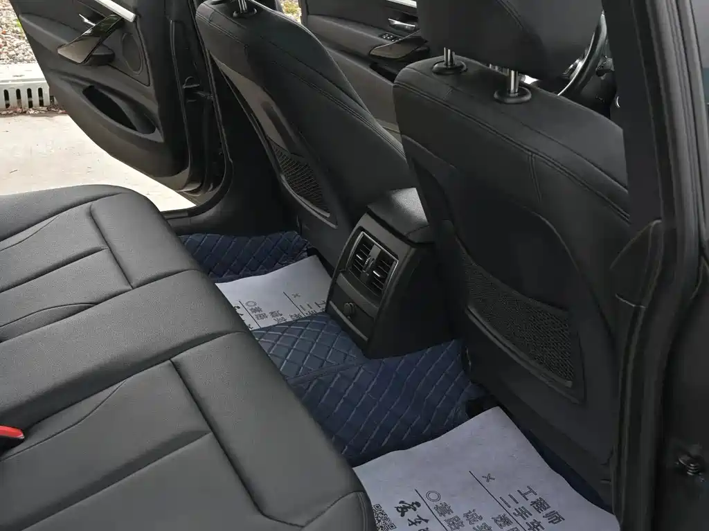 BMW 3 Series GT 320i M Sport Package, фото 17