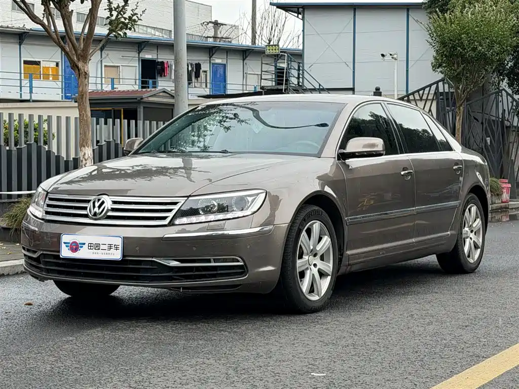 Volkswagen 2011 3.6L V6 5 мест Comfort