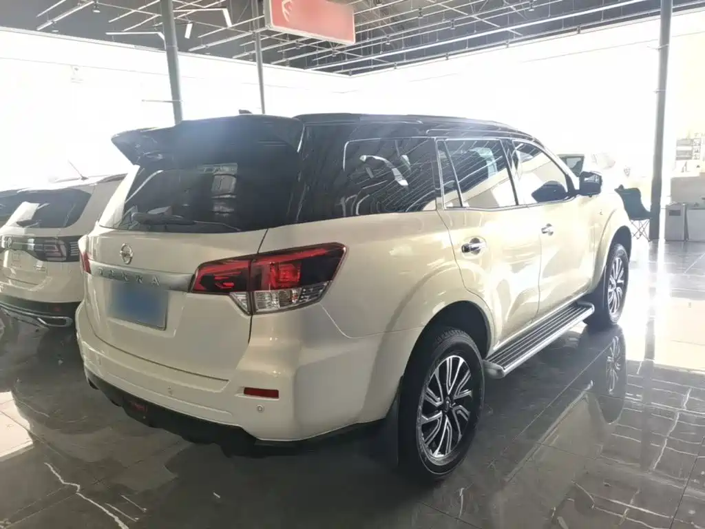 Nissan Terra — миниатюра 7