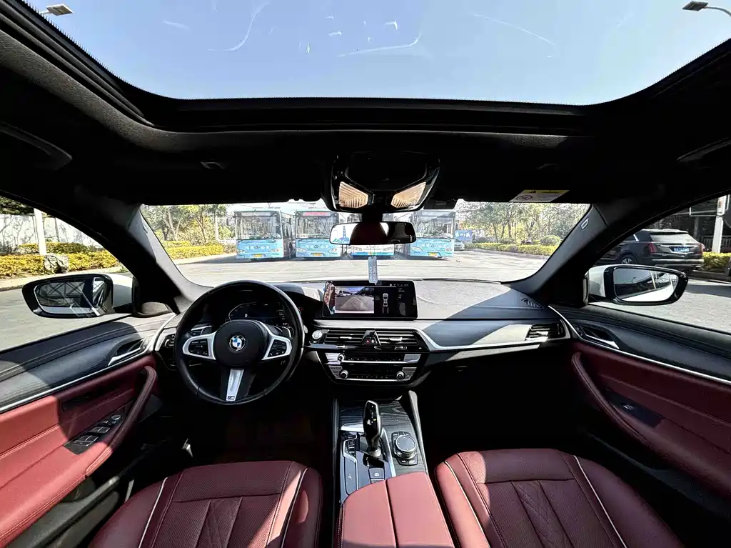 BMW 5 Series — миниатюра 6