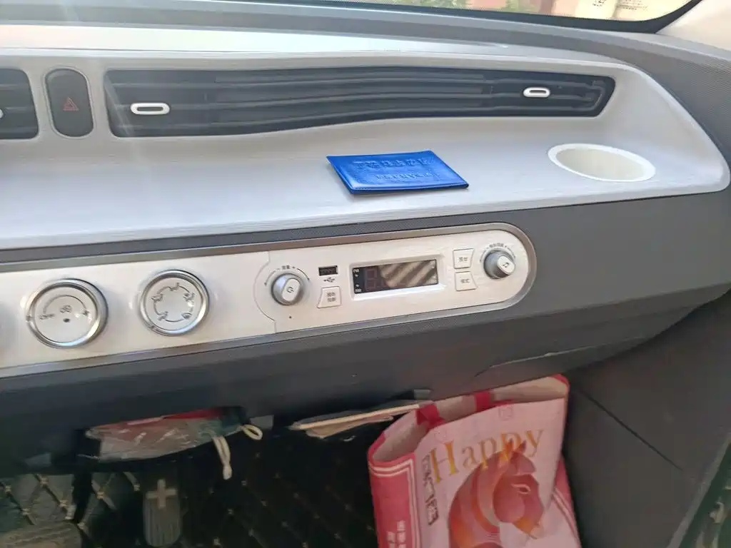 Wuling MINIEV — миниатюра 9