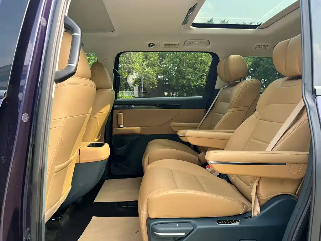 GAC Motor Trumpchi E8 PHEV — миниатюра 6