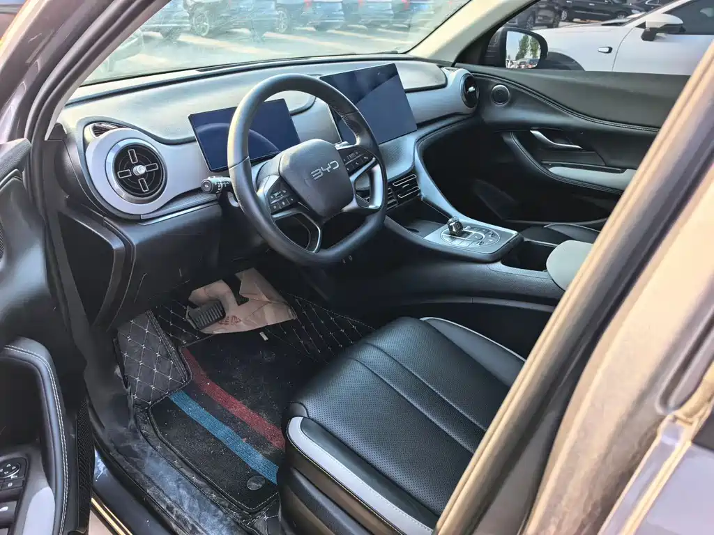 BYD 05 DM-i 2025 DM-i 75KM Luxury