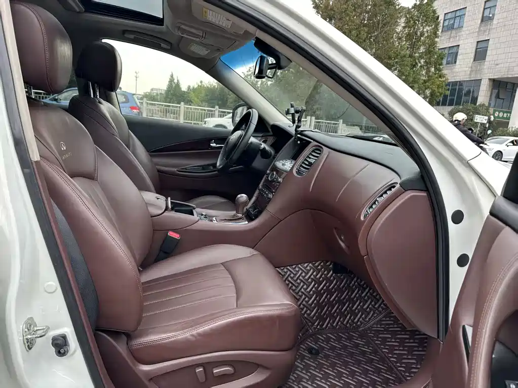 Infiniti QX50 (Import) — миниатюра 11