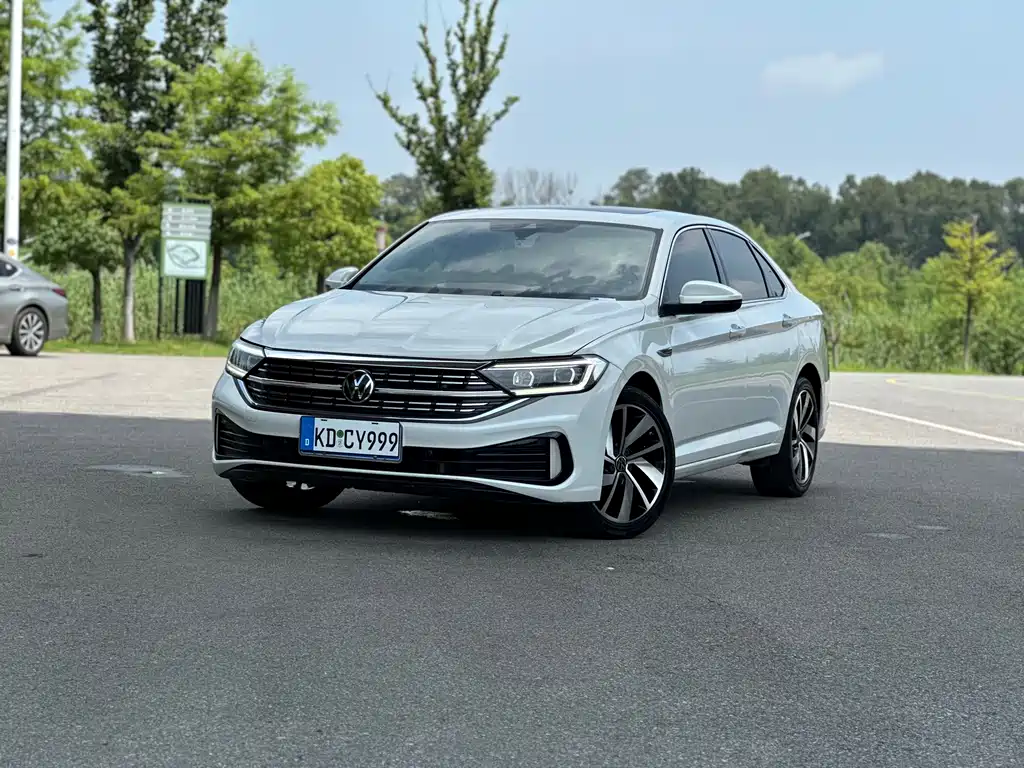 Volkswagen Sagitar 2023 300TSI DSG