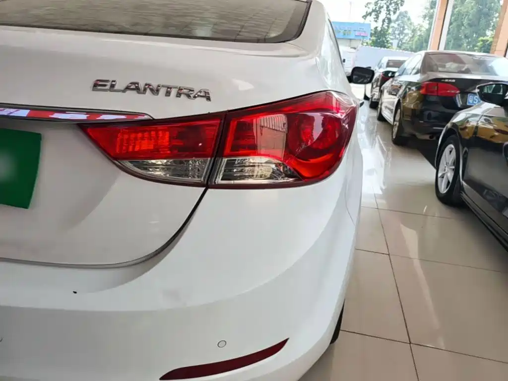 Hyundai Elantra Langdong — миниатюра 8