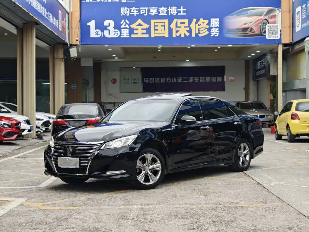 Toyota Crown 2015