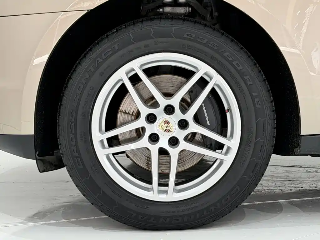 Porsche Macan — миниатюра 11