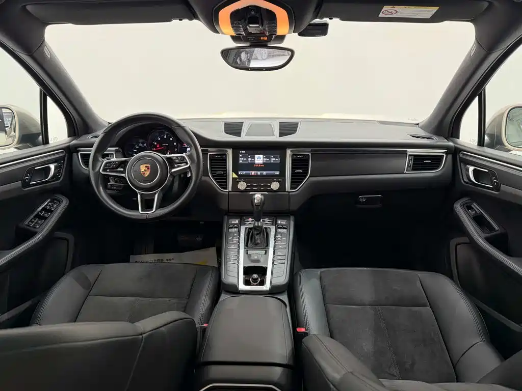 Porsche Macan — миниатюра 13