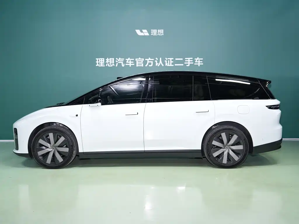 Li Auto i8 2025 Standard