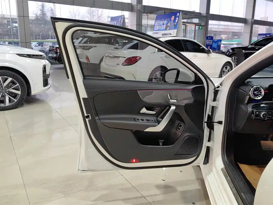 MERCEDES-BENZ A CLASS