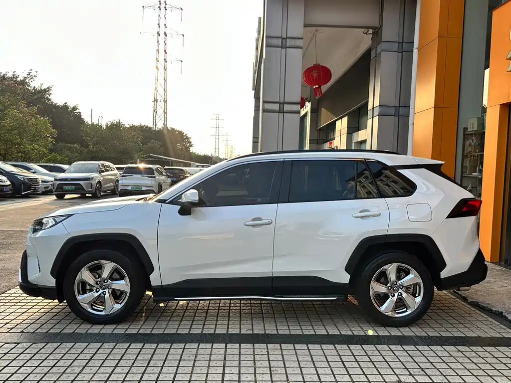 TOYOTA RAV4 RONGFANG