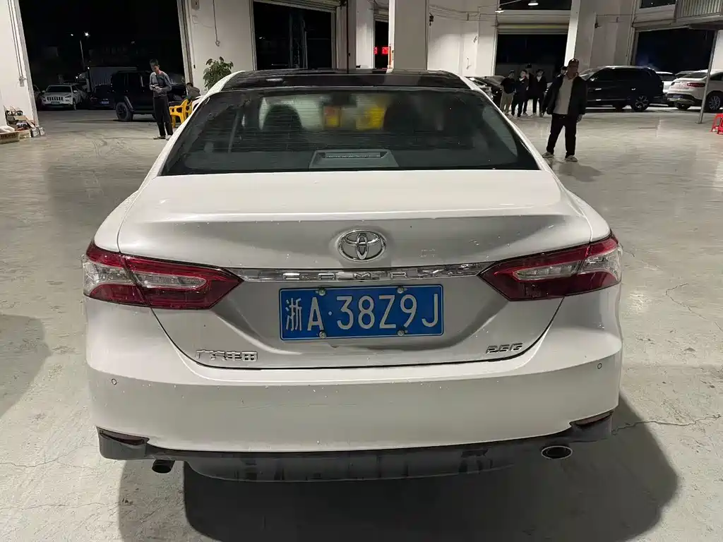 TOYOTA CAMRY