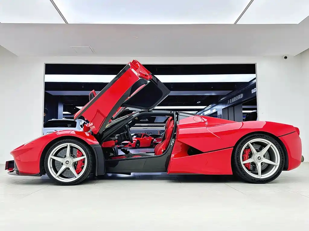 Ferrari LaFerrari 2014 6.3L Standard