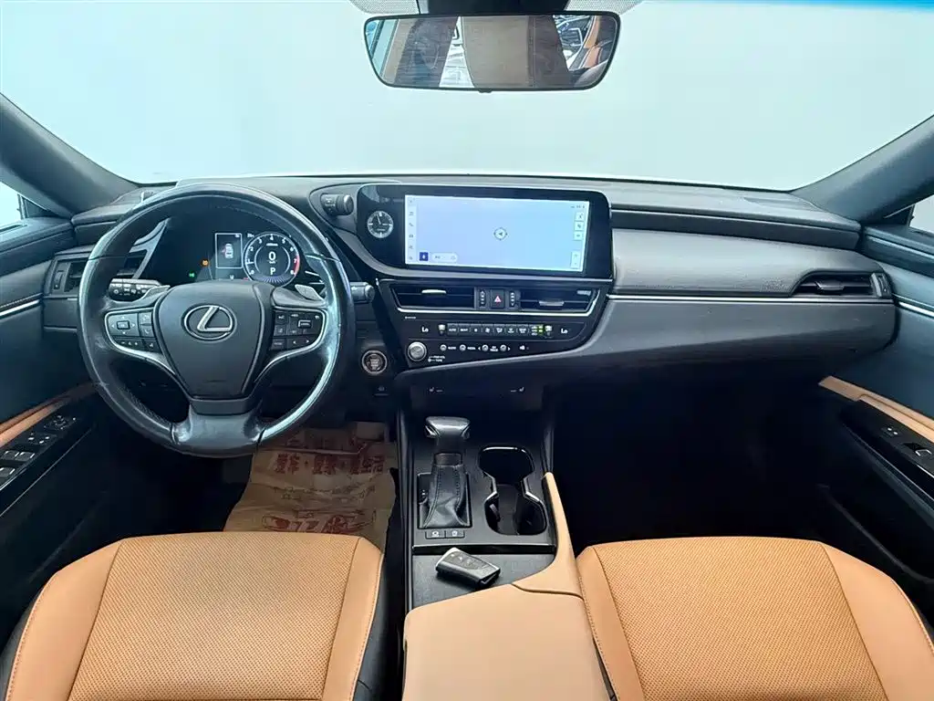 Lexus ES 2022 200