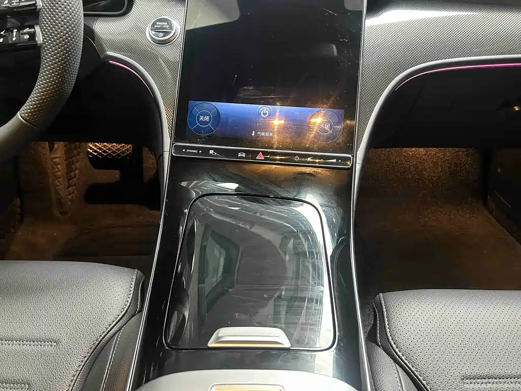 Mercedes-Benz C-Class — миниатюра 6