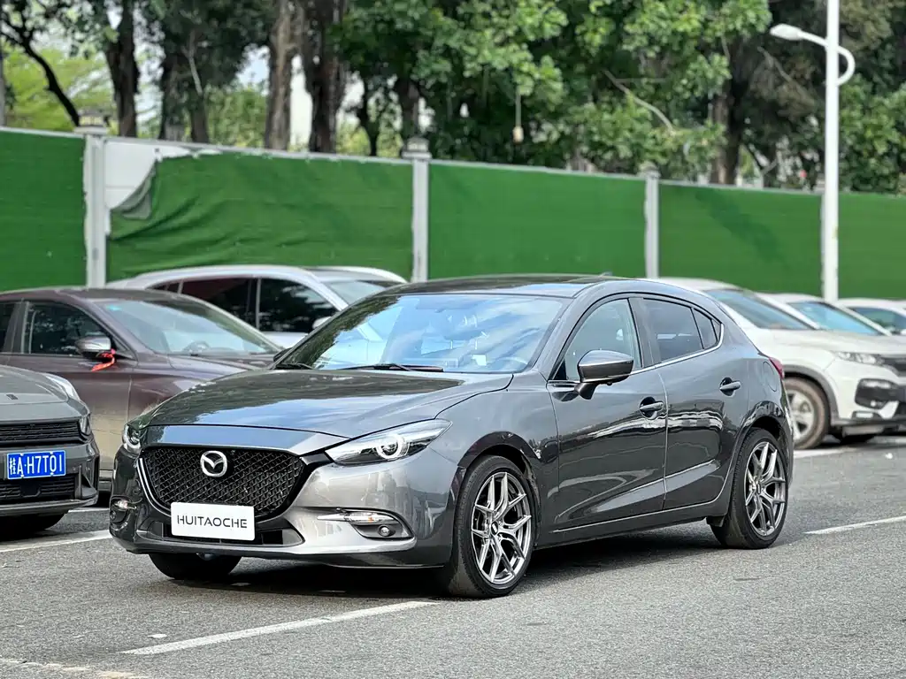 Mazda 3 Axela 2019